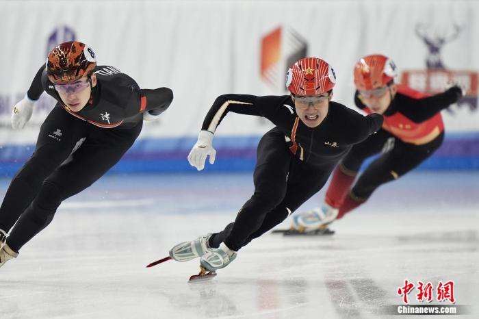 山东队在十四冬短道速滑2000米混合团体接力A组决