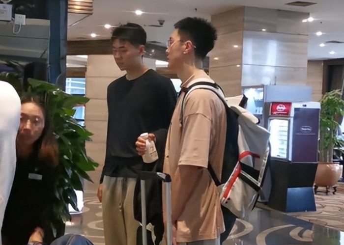 广东队惨败上海队 防守崩盘致篮板遭碾压 徐杰情