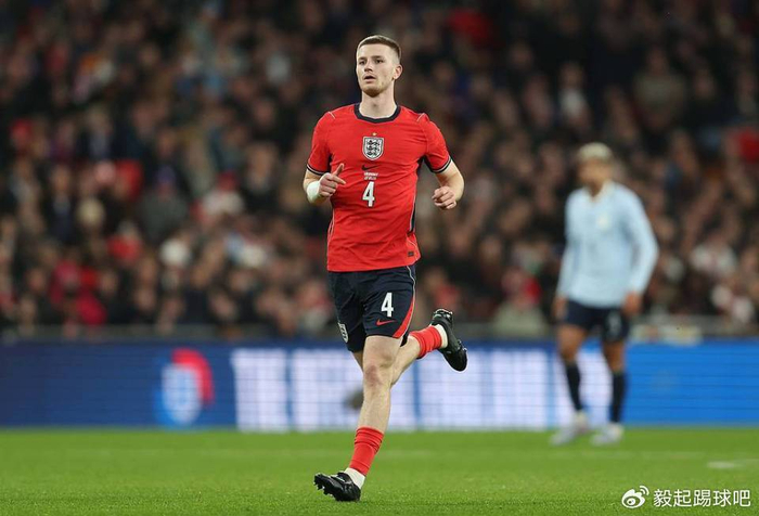 曼联今夏中场引援目标曝光 吉格斯力荐沃顿安德