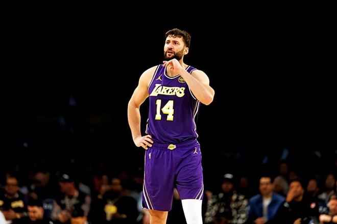 湖人轻取勇士却陷替补中锋困境 克勒贝尔表现低